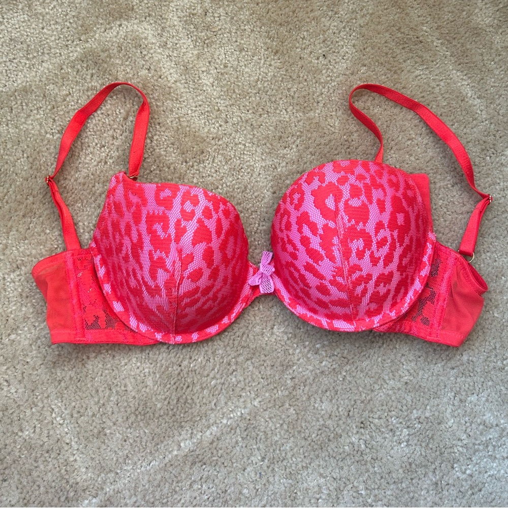 Victoria’s Secret very sexy padded Demi